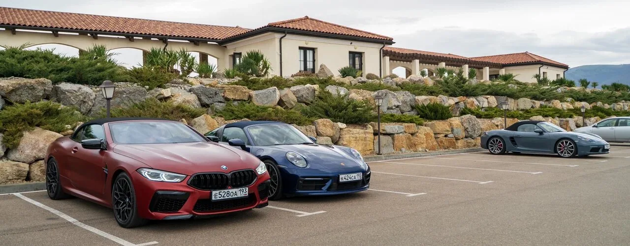 Тур по винодельням за рулём спорткаров Porsche и BMW